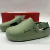 Right Tick Cloud Nine Sandals - Bear Hugs