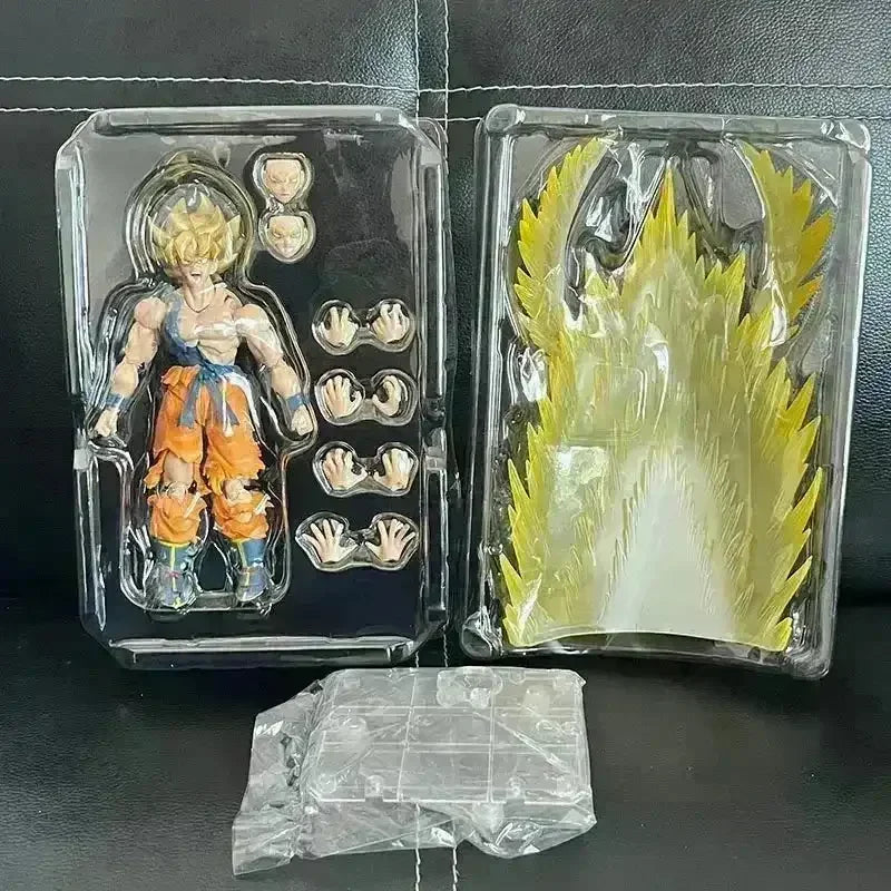 S.H.Figuarts Dragon Ball Z War-Damaged Goku Action Figure (18 cm) - Bear Hugs