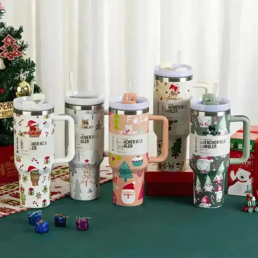 Stanley Quencher H2.0 Festive Edition Insulated Tumbler (40 oz) - Bear Hugs