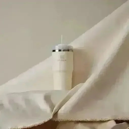 Stanley Quencher H2.0 Stainless Steel Vacuum Insulated Tumbler (20 oz) - Bear Hugs