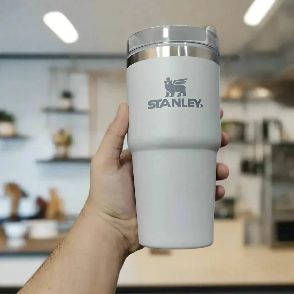 Stanley Quencher H2.0 Stainless Steel Vacuum Insulated Tumbler (20 oz) - Bear Hugs