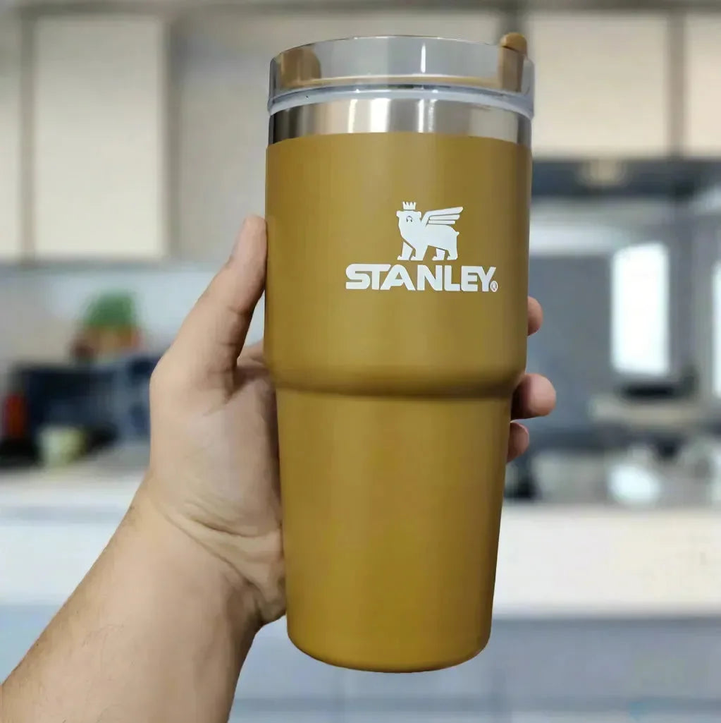 Stanley Quencher H2.0 Stainless Steel Vacuum Insulated Tumbler (20 oz) - Bear Hugs