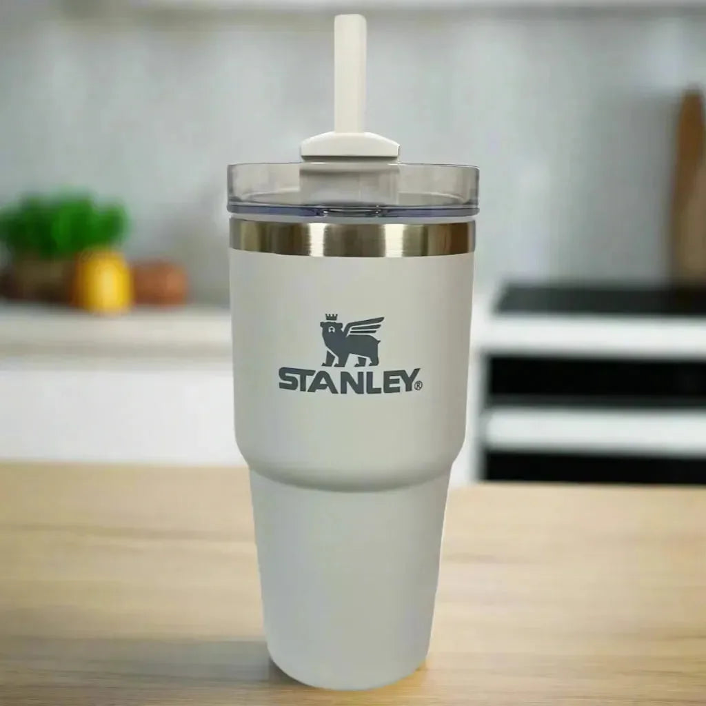 Stanley Quencher H2.0 Stainless Steel Vacuum Insulated Tumbler (20 oz) - Bear Hugs