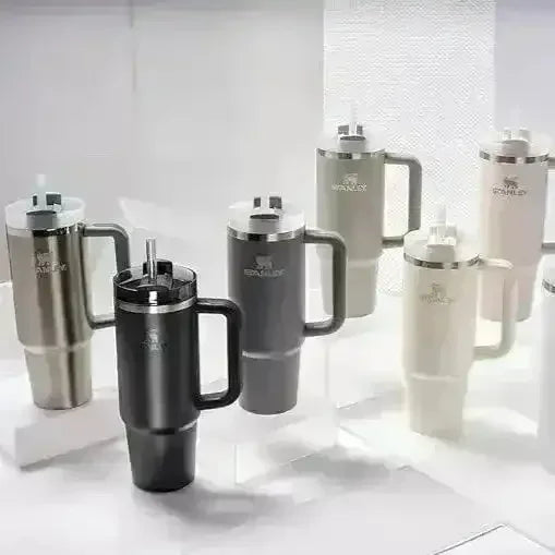 Stanley Quencher H2.0 Stainless Steel Vacuum Insulated Tumbler (30 oz) - Bear Hugs