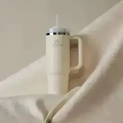 Stanley Quencher H2.0 Stainless Steel Vacuum Insulated Tumbler (30 oz) - Bear Hugs