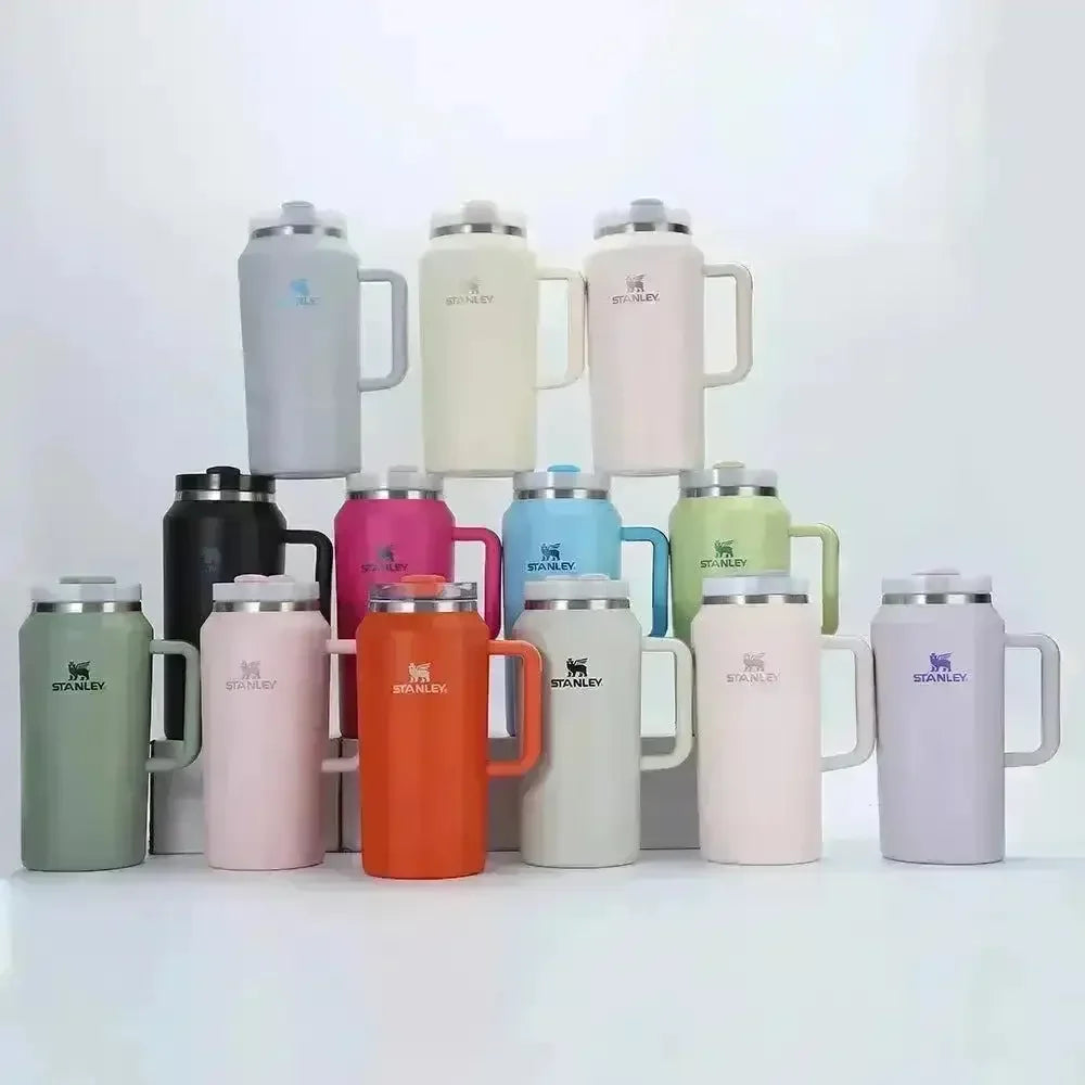 Stanley Quencher H2.0 Stainless Steel Vacuum Insulated Tumbler (64 oz) - Bear Hugs