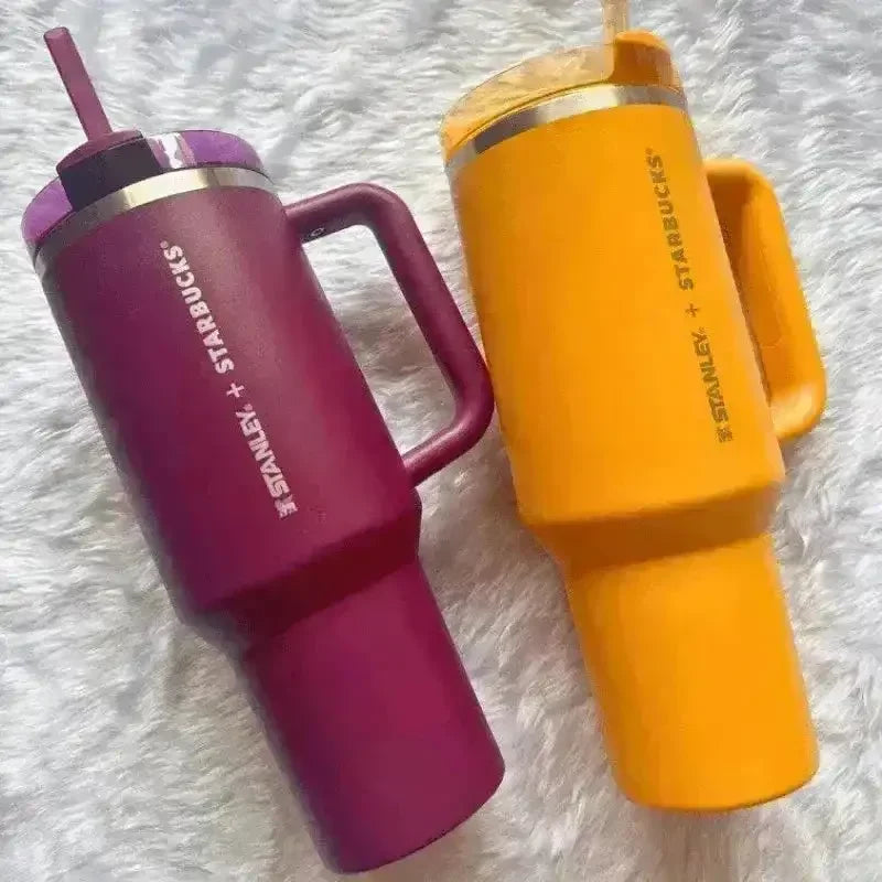 Starbucks x Stanley Limited Edition Tumbler (30 oz/40 oz) - Bear Hugs