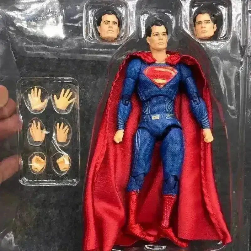 MAFEX ジャスティスリーグ　スーパーマン No.057 Superman MAFEX No. 057 Figure (16 cm)