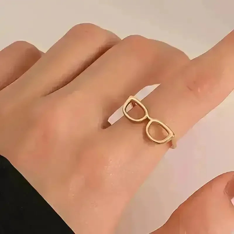 Unique Square Shaped Glasses Ring - Bear Hugs