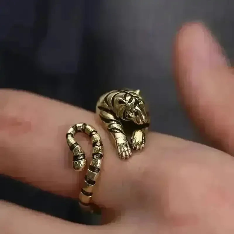 Vintage Tiger-Shaped Ring - Bear Hugs
