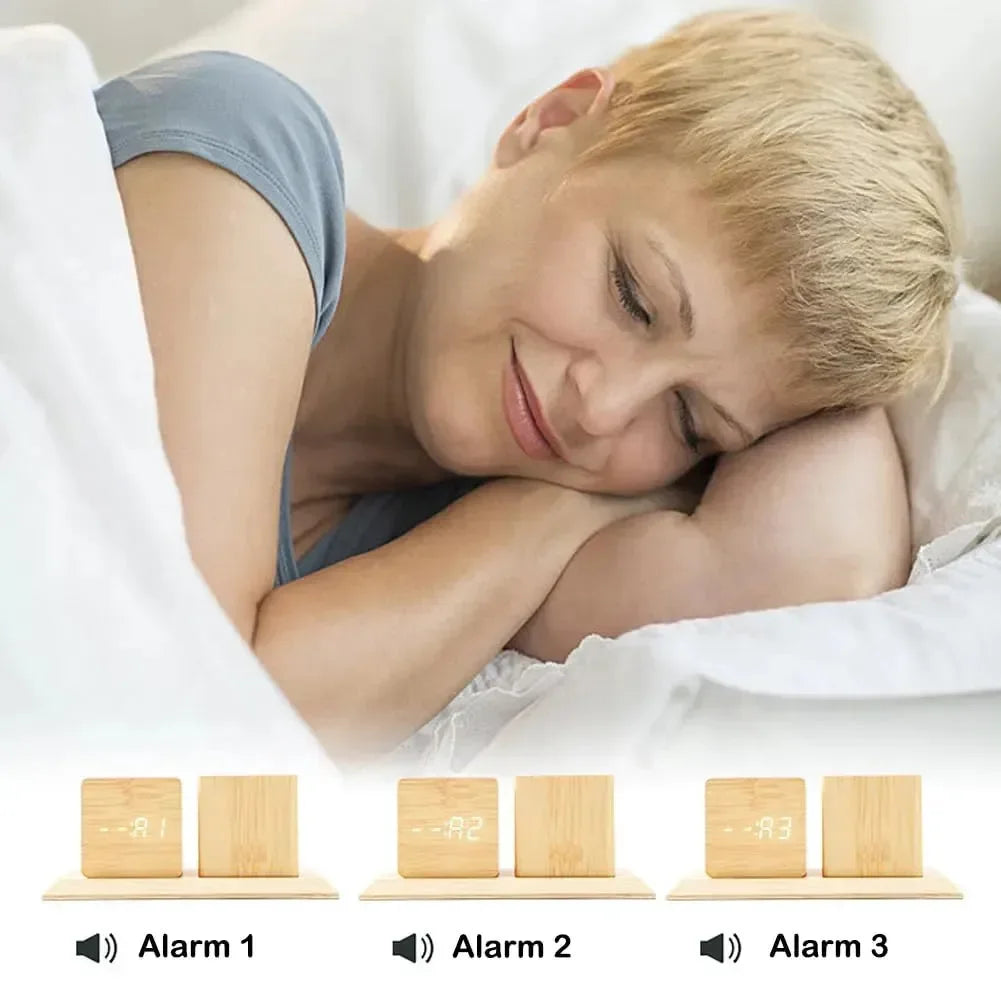 Woodland Wisdom Alarm Clock Pen Holder - Bear Hugs