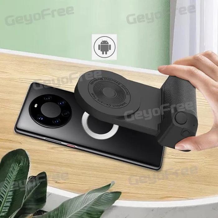 GeyoFree Camera Shaped Magnetic Phone Wireless Charger - Bear Hugs