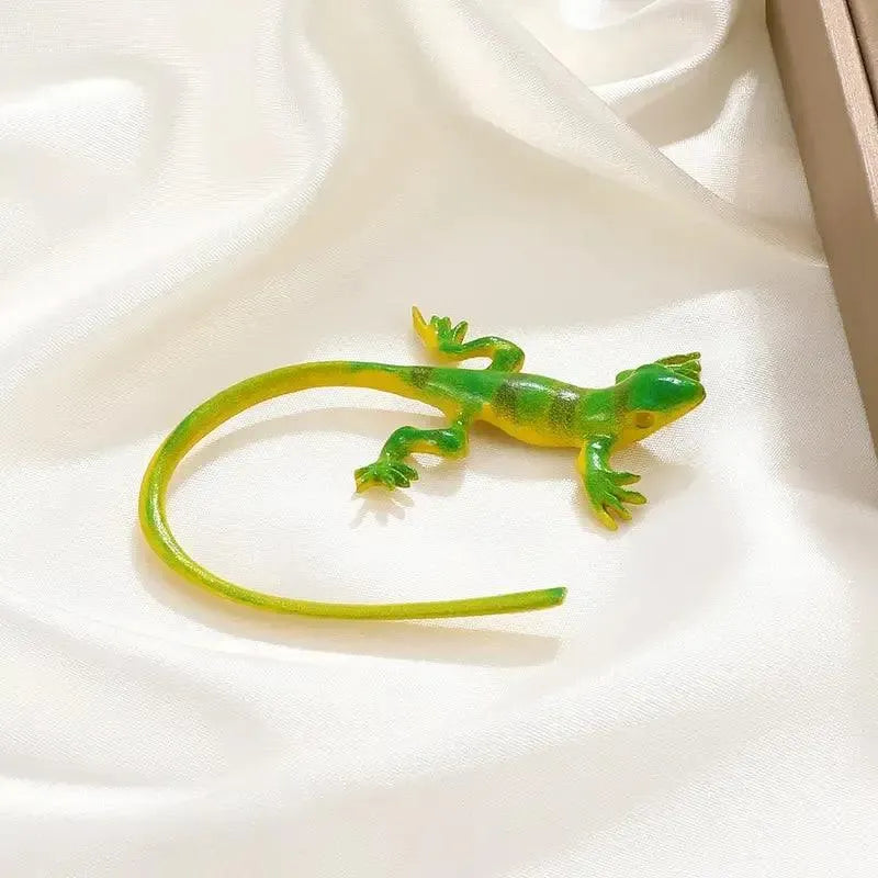 Green Lizard Shaped Ear Clip - Bear Hugs