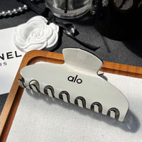 ALO Yoga Outline Two-Tone Hair Claw Clip
