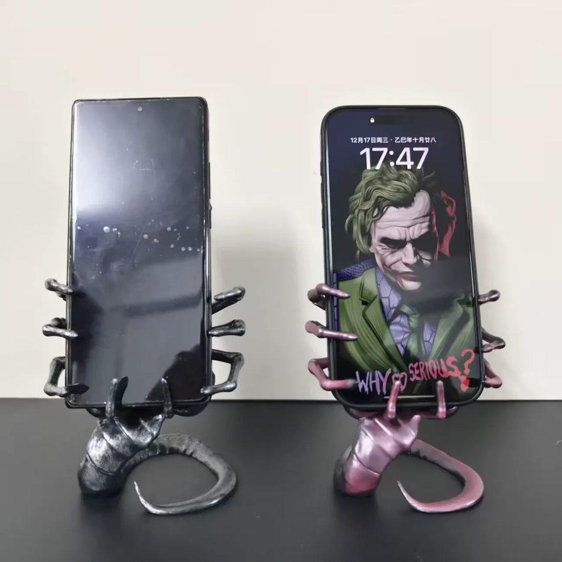 Alien Facehugger Tactical Phone Stand