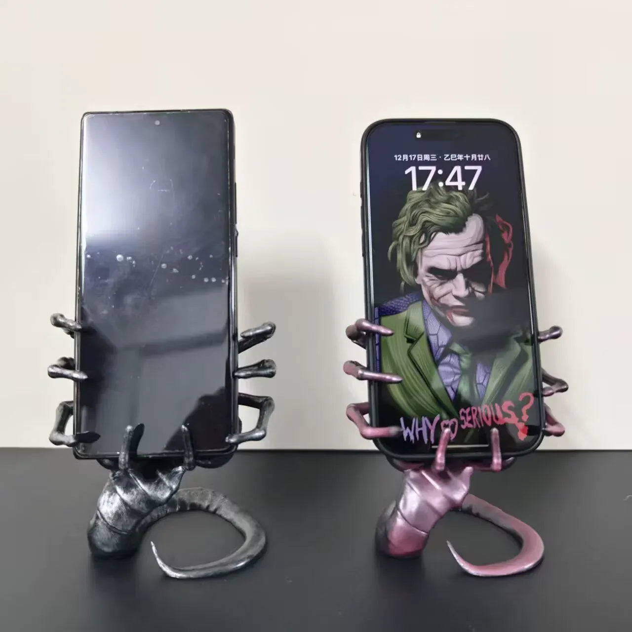 Alien Facehugger Tactical Phone Stand