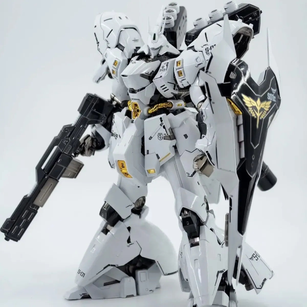 RG 1/144 MSN-04 Sazabi White Star Version