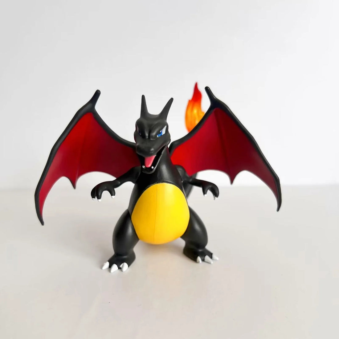 Pokémon Charizard Dark Evolution Figure