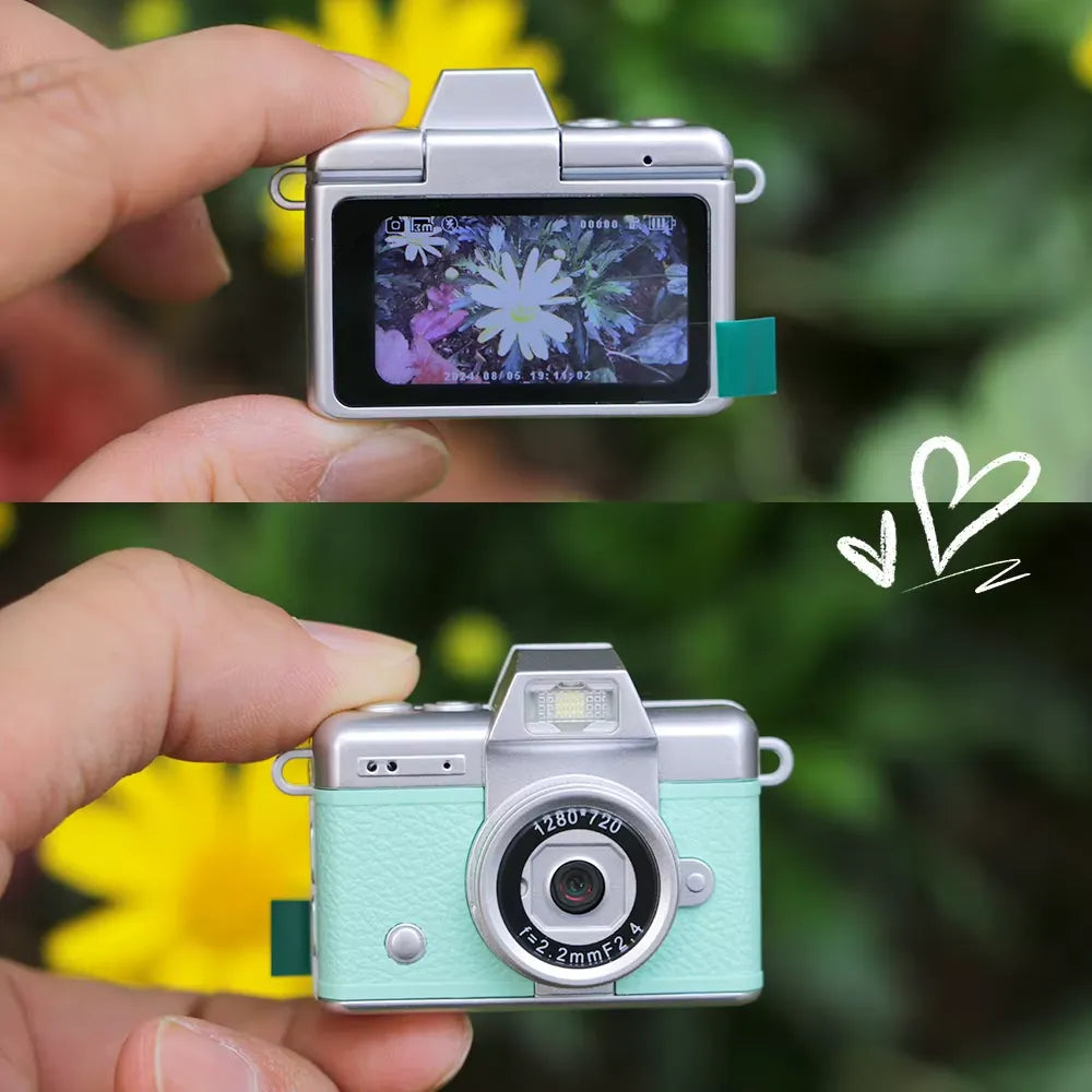 Pic Master Retro Palm Sized Keychain Camera