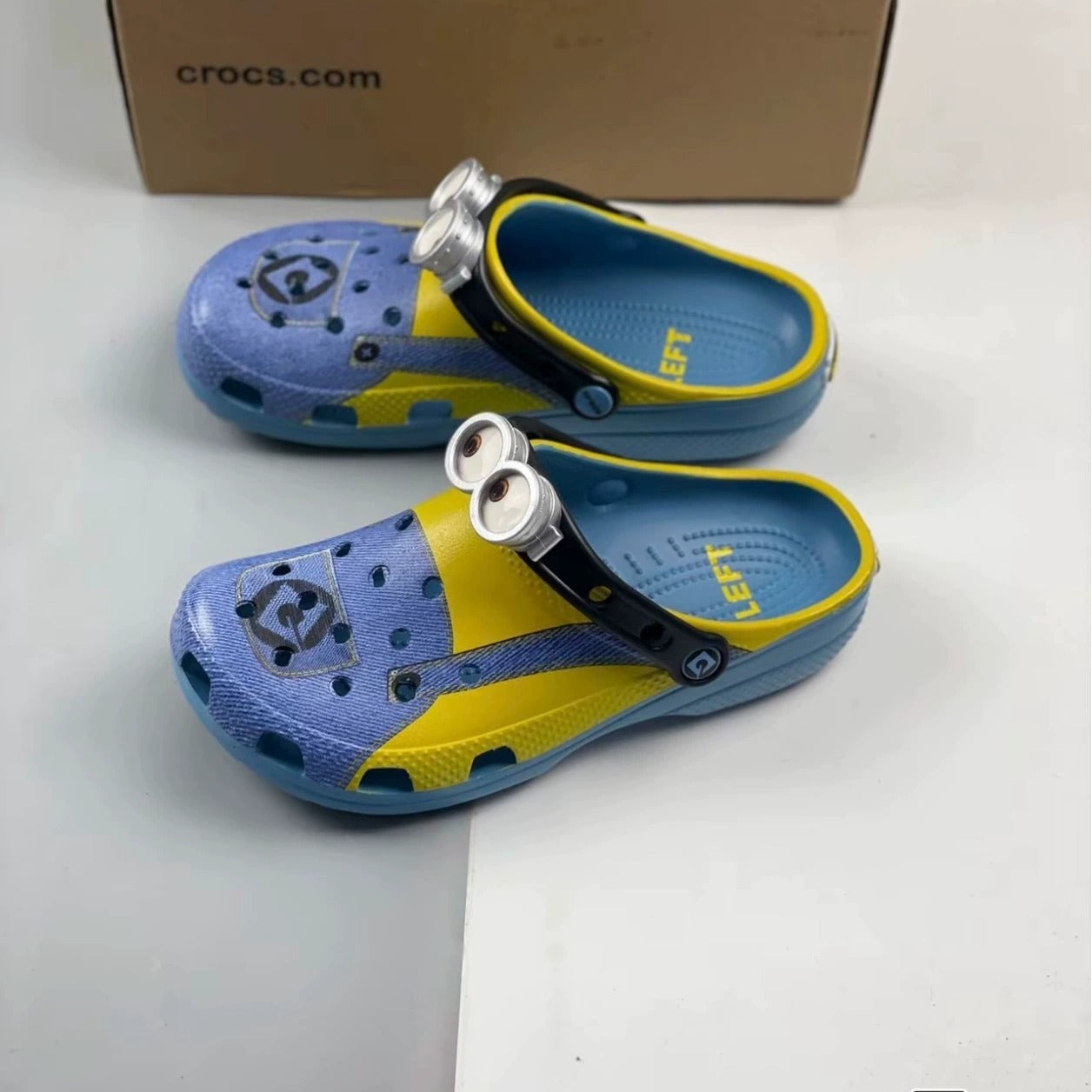 Minniuns Goggle Eyed Comfort Clogs