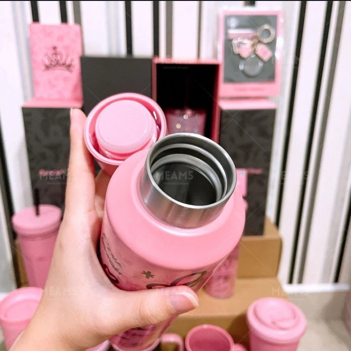 StarBX BlackPink Cherry Blossom Bottle (591 ml)