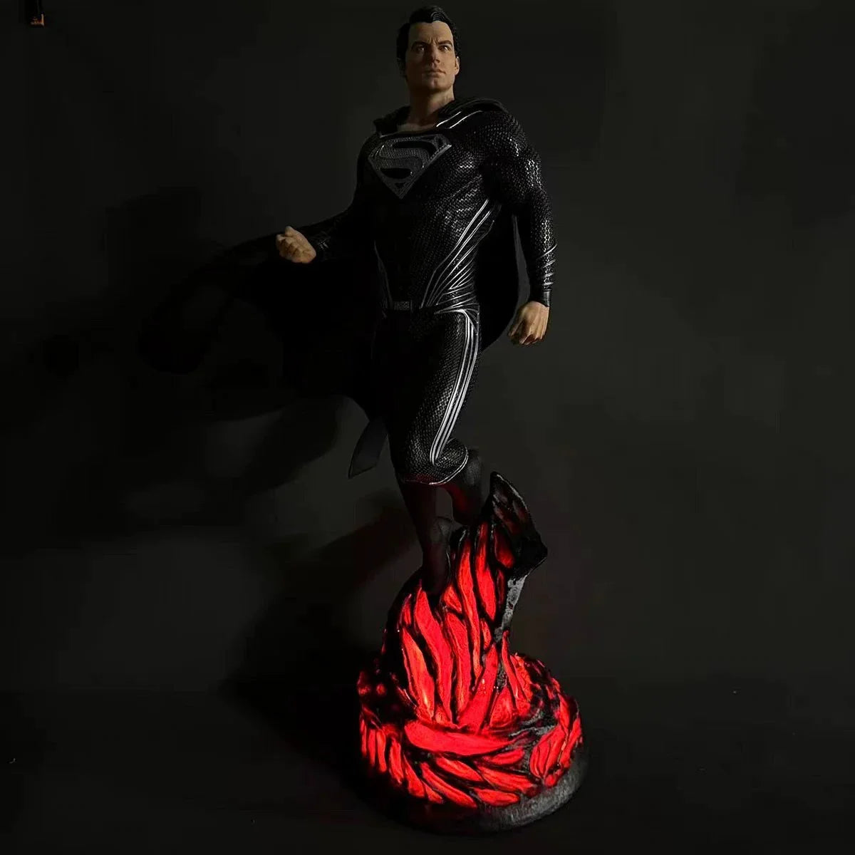 JL Superman Glowing Base Figure (73 cm)