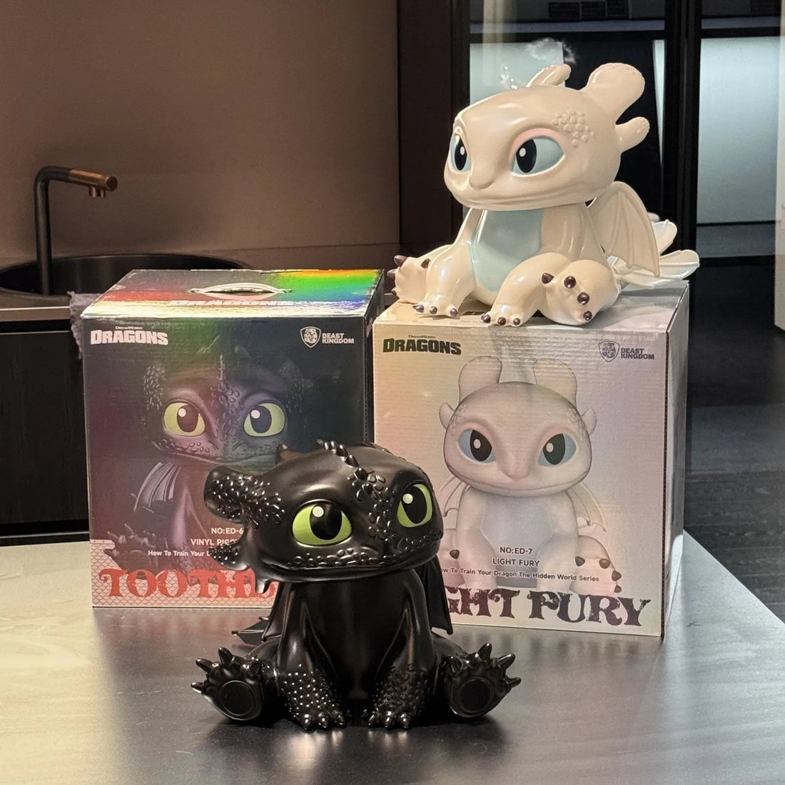 HTTYD Beast Kingdom Toothless Piggy Bank - Bear Hugs