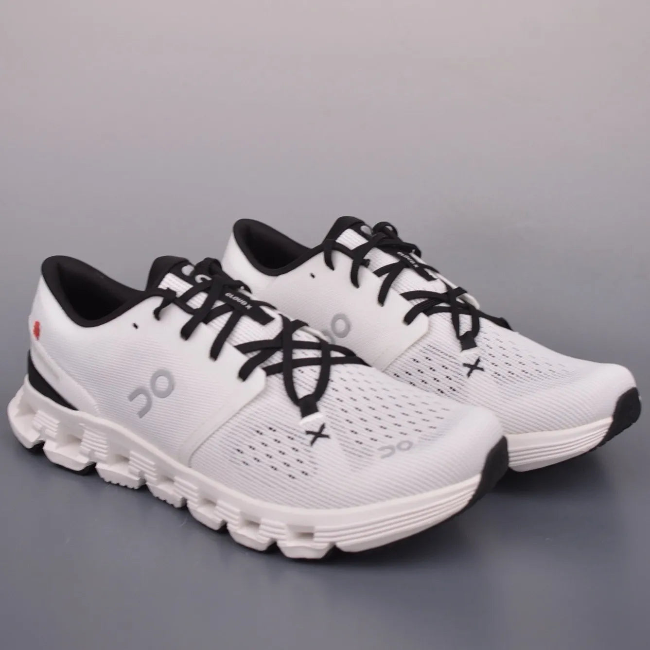 On Running Cloud X 4 Versatile Training Sneakers