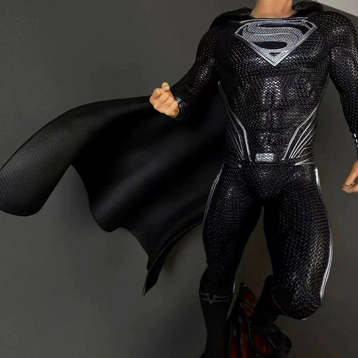 JL Superman Glowing Base Figure (73 cm)