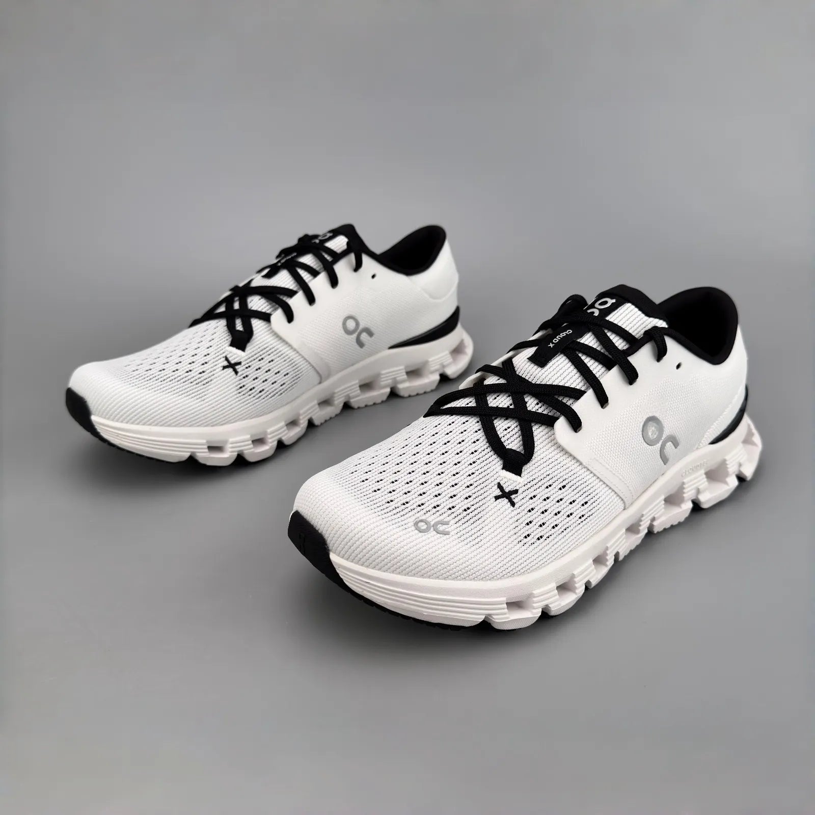 On Running Cloud X 4 Versatile Training Sneakers