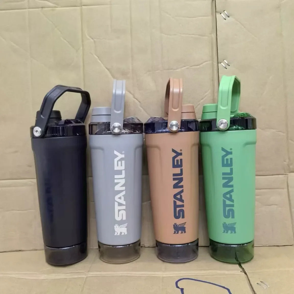 Stanley Activate Shaker Bottle (20 Oz)