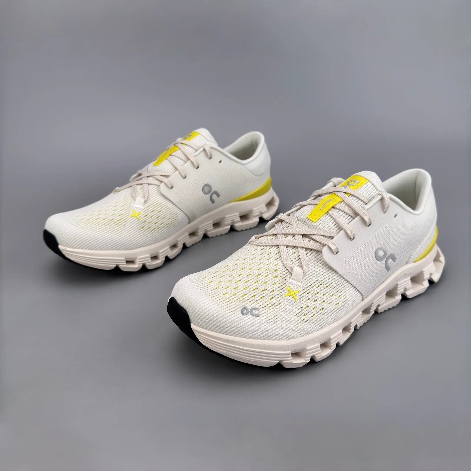 On Running Cloud X 4 Versatile Training Sneakers