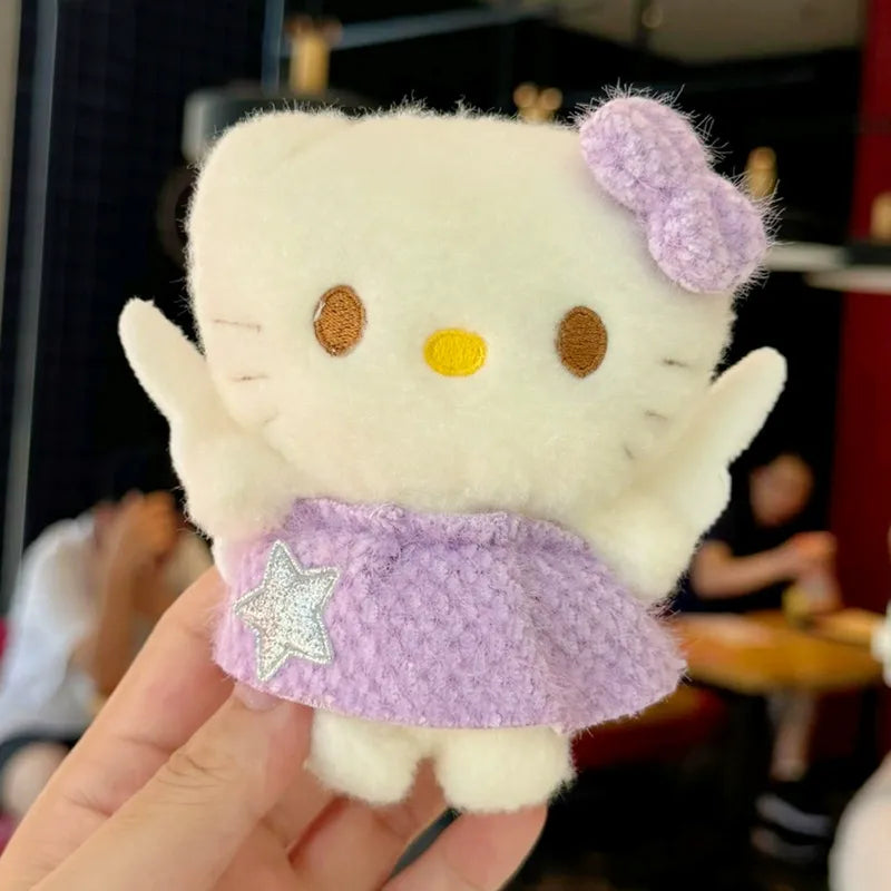 سلسلة مفاتيح قطيفة على شكل أجنحة خرافية من هالو كيتي 