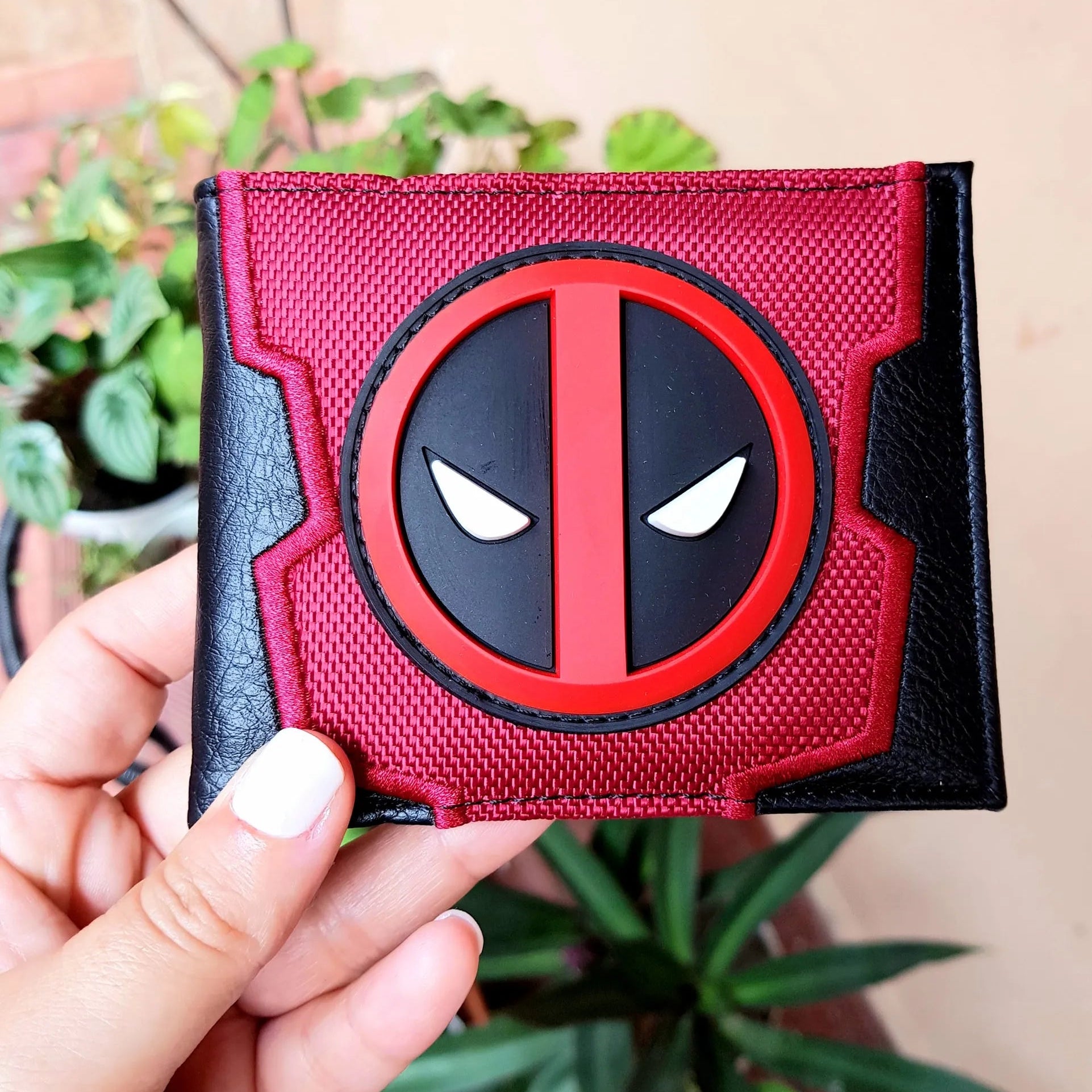 MRVL Deadpool Metal Badge Bi-Fold Wallet