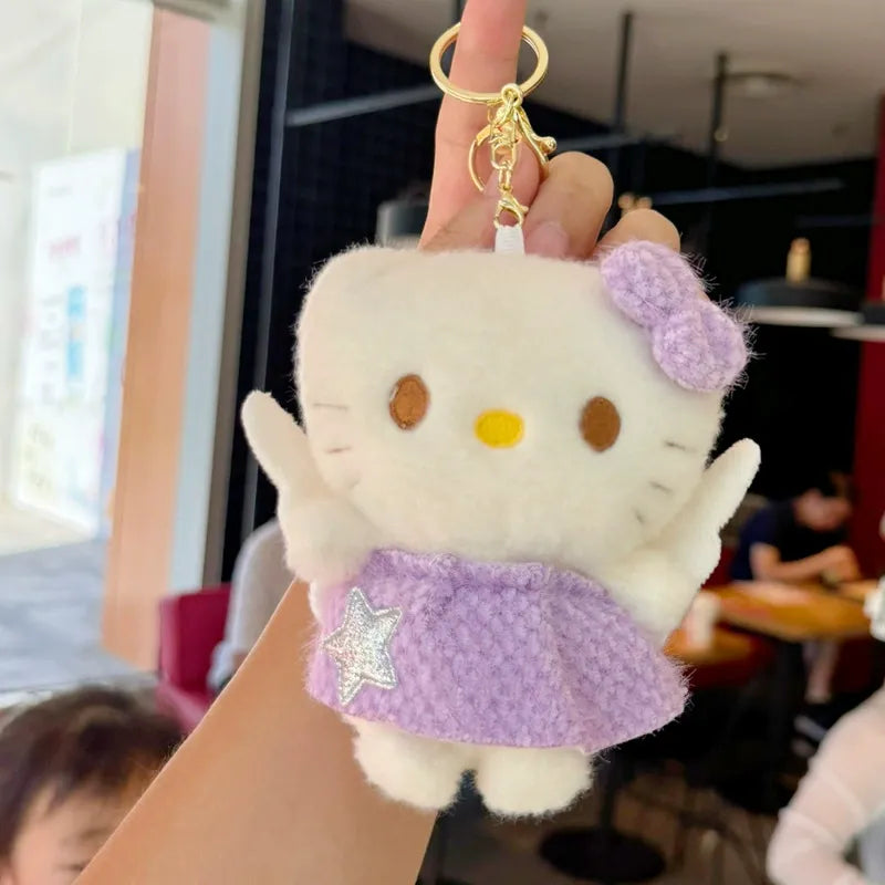 سلسلة مفاتيح قطيفة على شكل أجنحة خرافية من هالو كيتي 