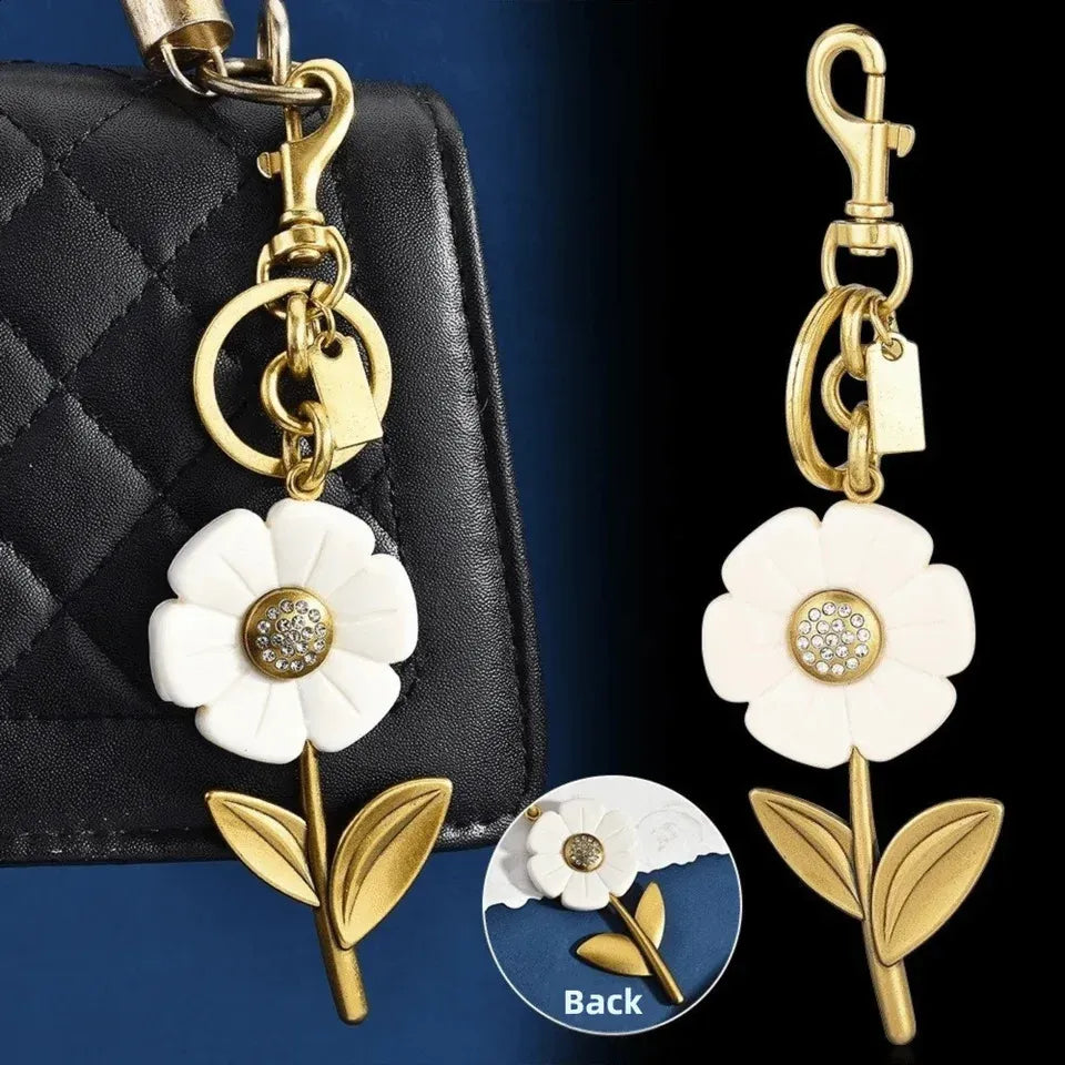 Trainer Luxe TS I Turned Pretty Daisy Bag Charm