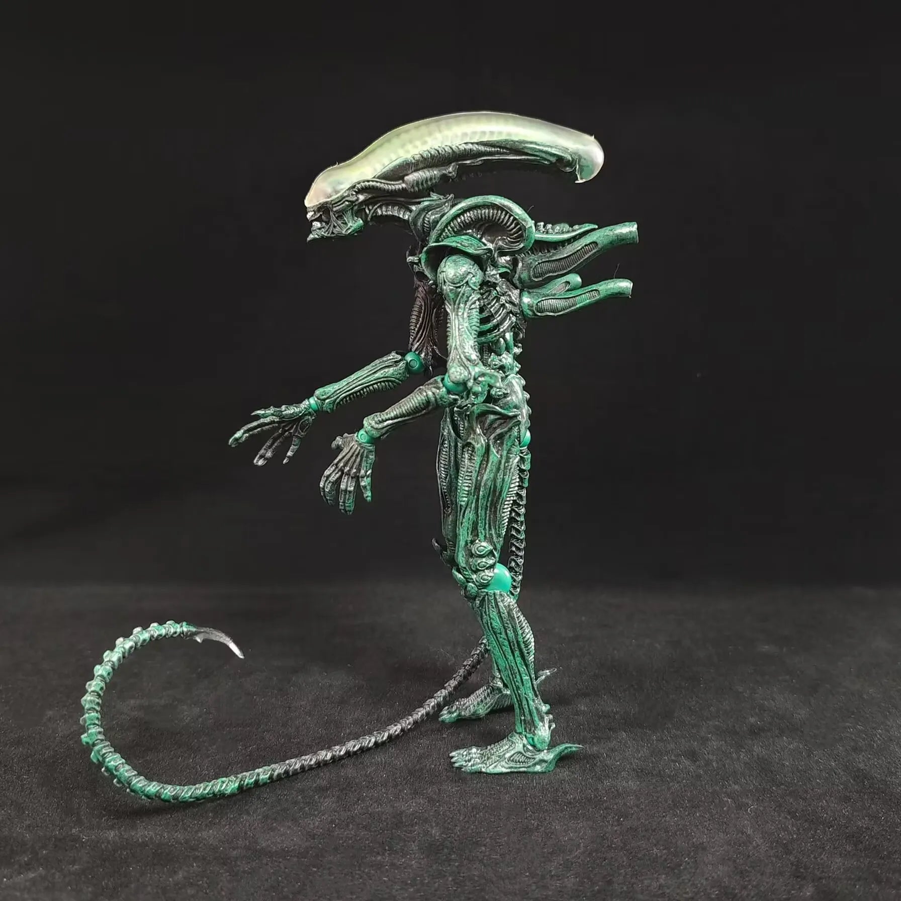 Figma 108 Green Alien Figure (16 cm)