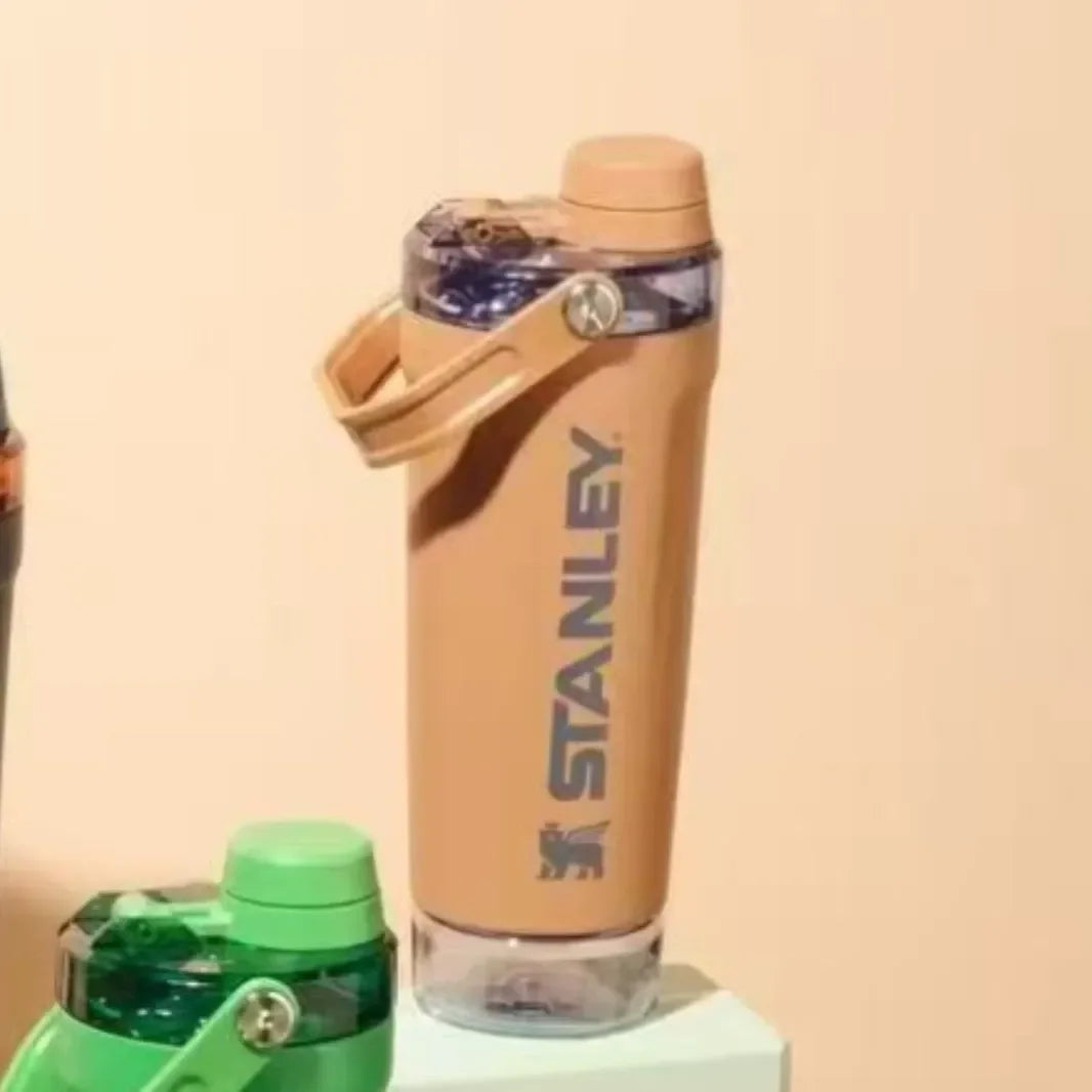 Stanley Activate Shaker Bottle (20 Oz)