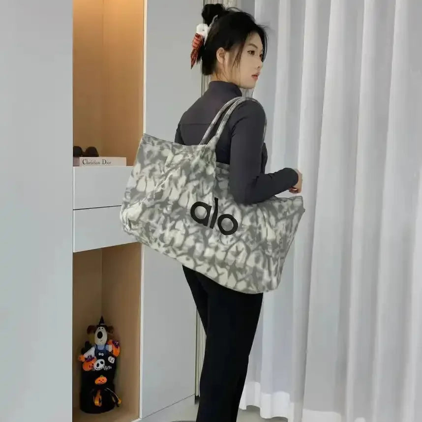 AL-O Effortless Grace Tote Bag