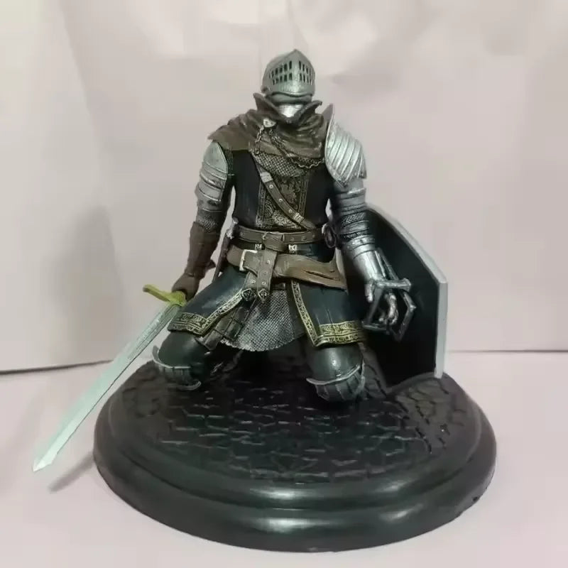 Dark Souls Oscar Knight Figurine (15 cm)