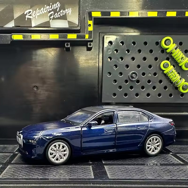 BMW i7 1:47 Die-Cast Luxury Car