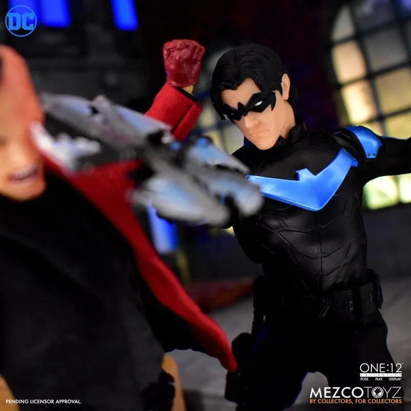 Mezco 1:12 Collective DC Comics Nightwing Figure
