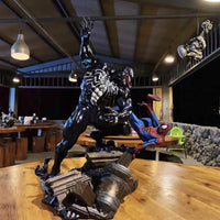 Spiderman vs Venom Battle Scene GK Figure (55 cm)