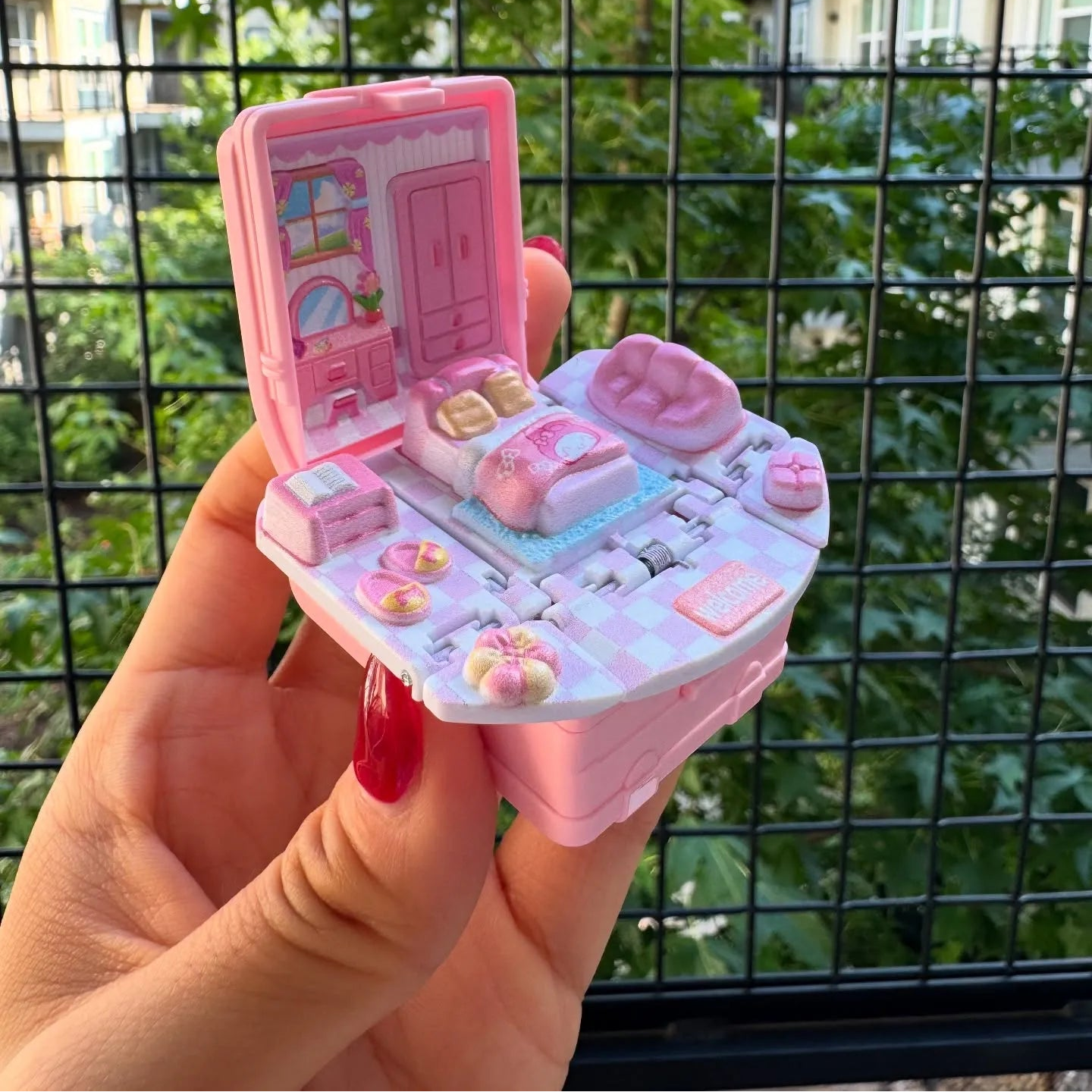 Sanliou Doll House Folding Keychain