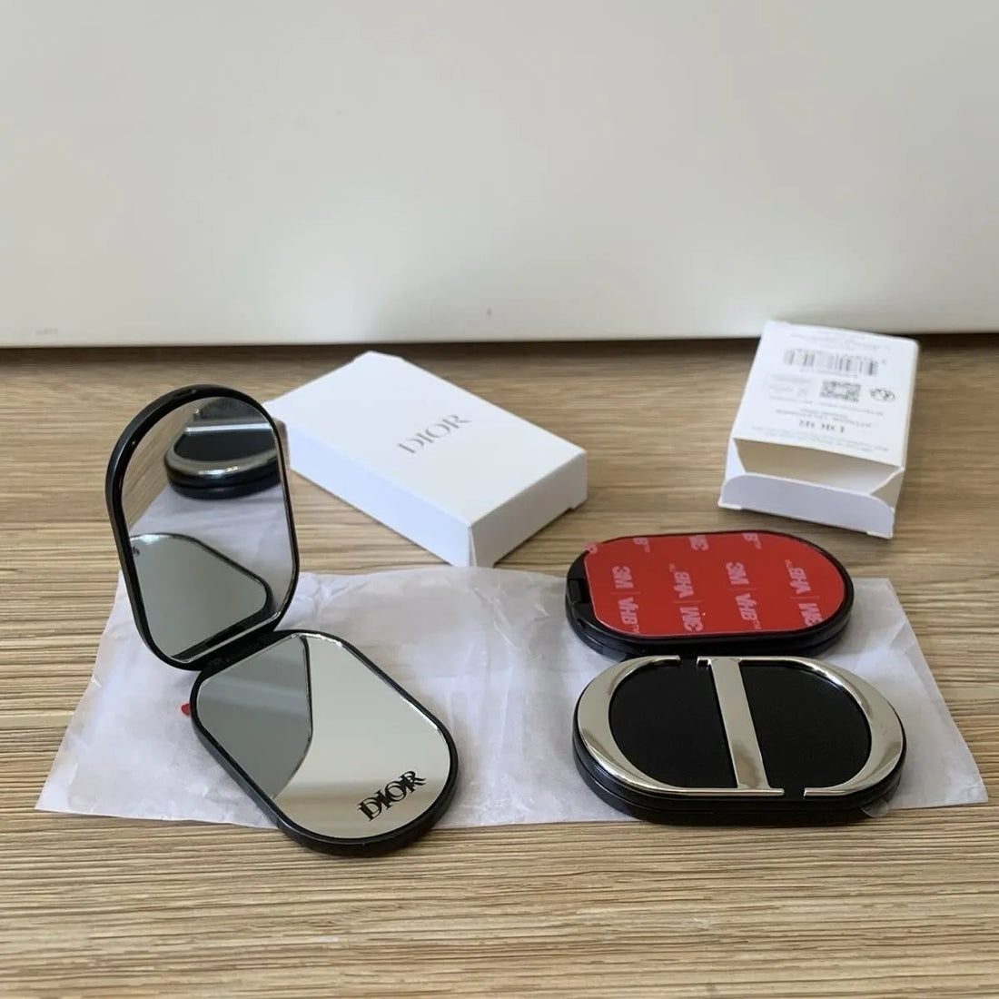 D Luxe Noir Dual-Reflect Phone Mirror