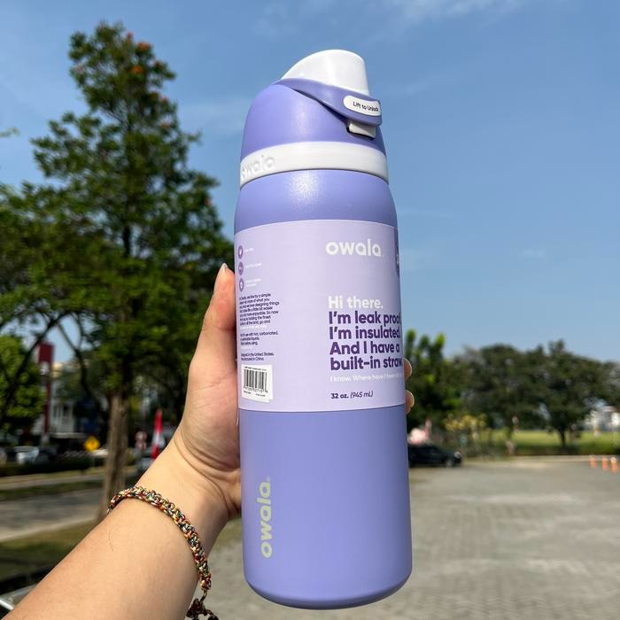 Owala FreeSip Insulated Water Bottle (24 oz/ 32 oz)