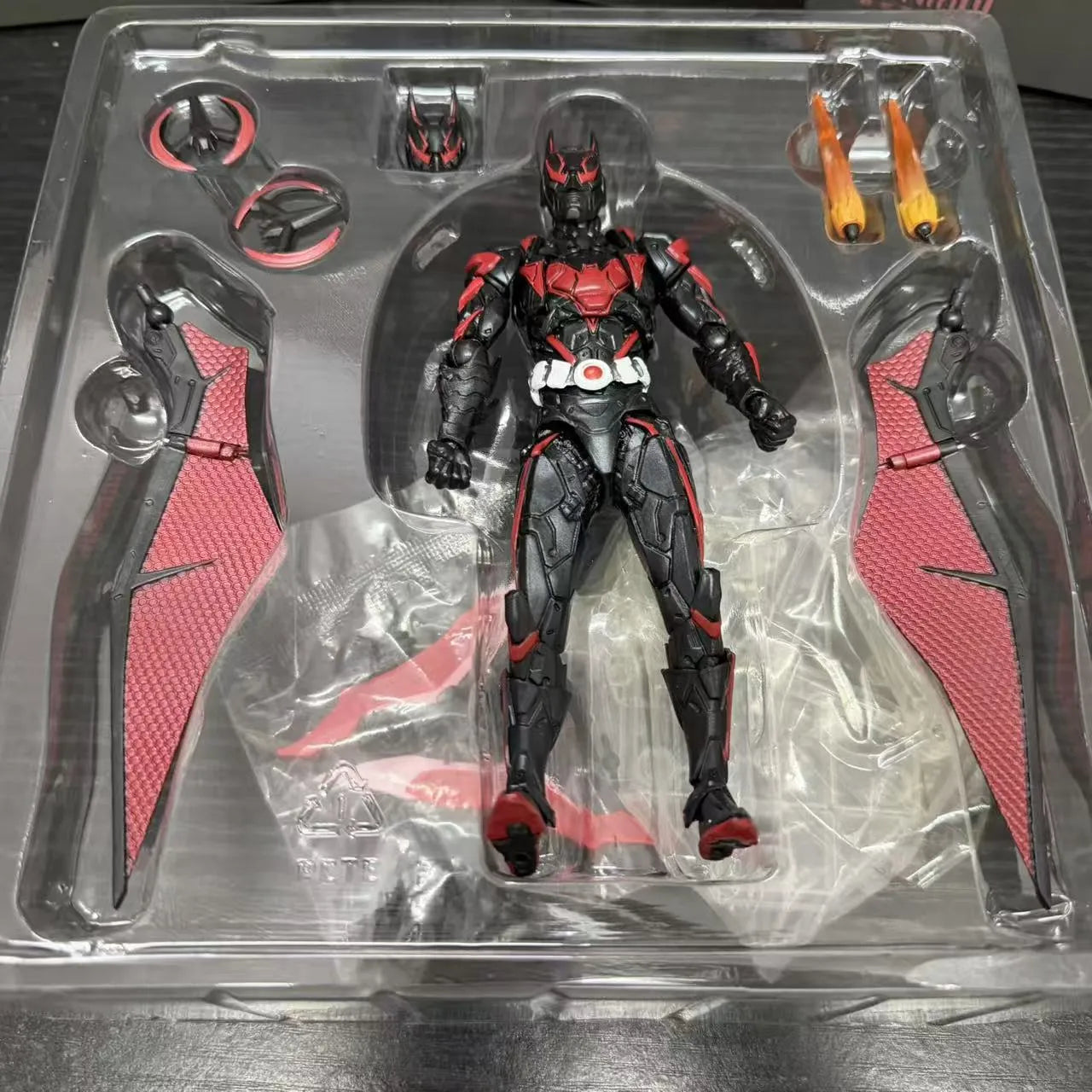 Amazing Yamaguchi Batman Beyond Figure (16 cm)