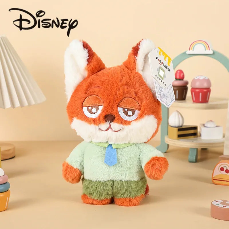 Zootopia Casual Moves Plushie (45 cm)