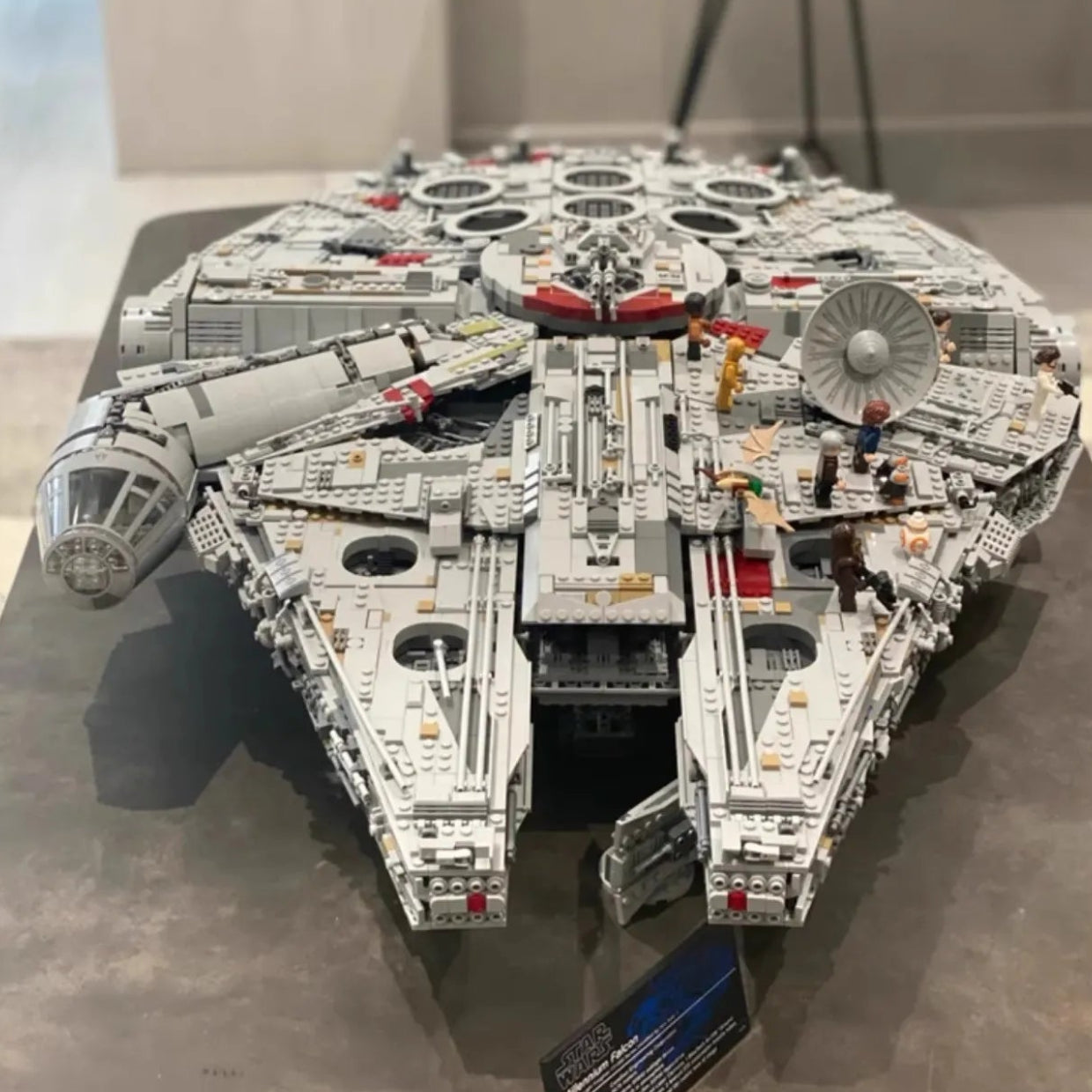 Millenium Falcon Star Wars Building Block Set