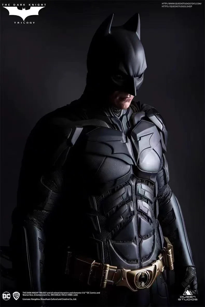 Dark Knight Gotham Guardian Deluxe Figure (68 cm)